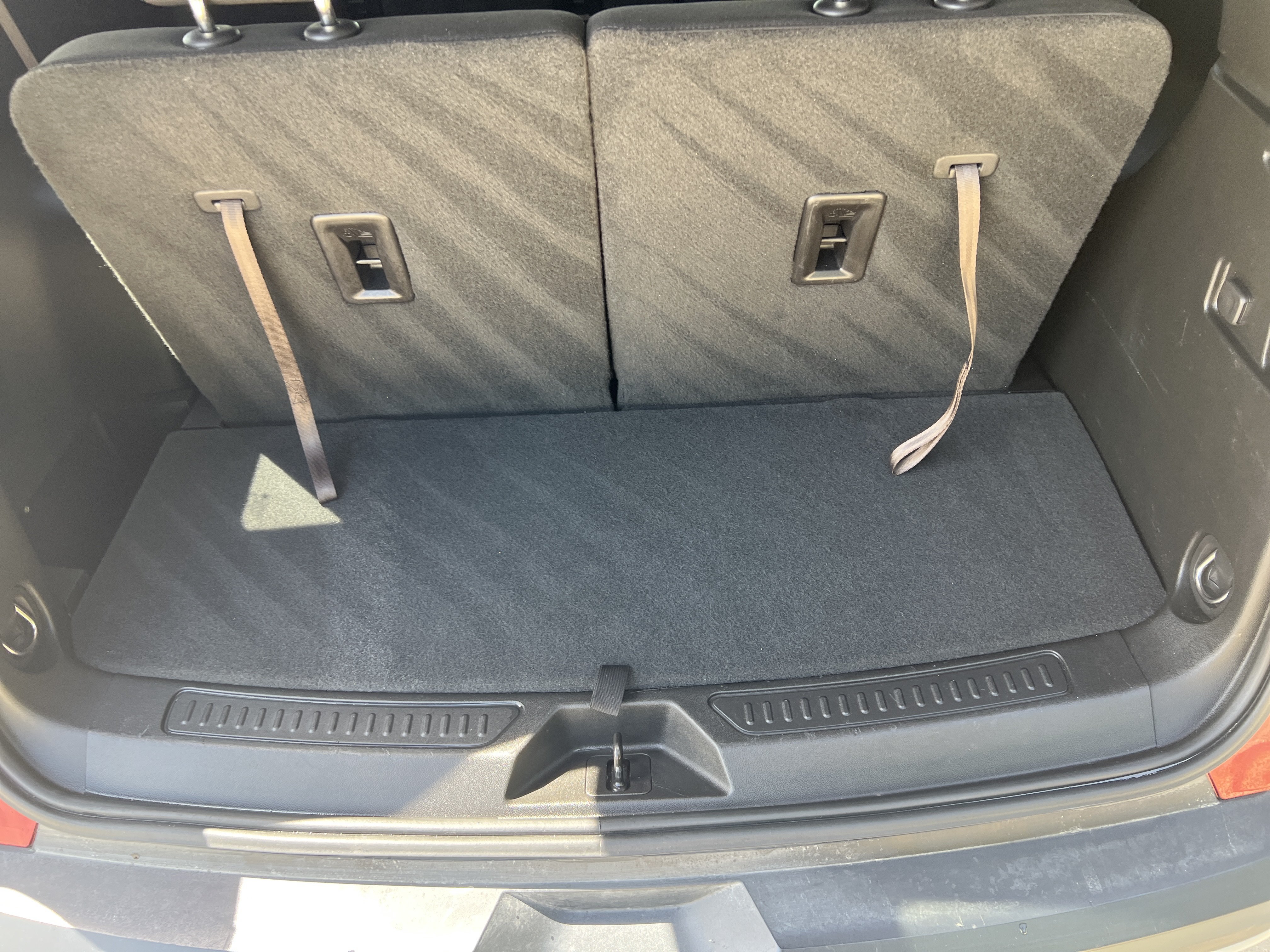 Used 2019 GMC Acadia SLE FWD image 30