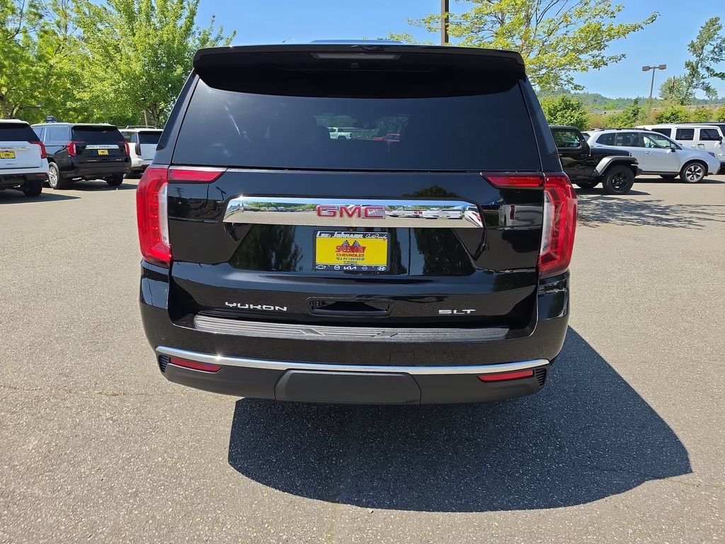 Certified 2024 GMC Yukon XL SLT w/ SLT Luxury Package AWD/4WD image 5