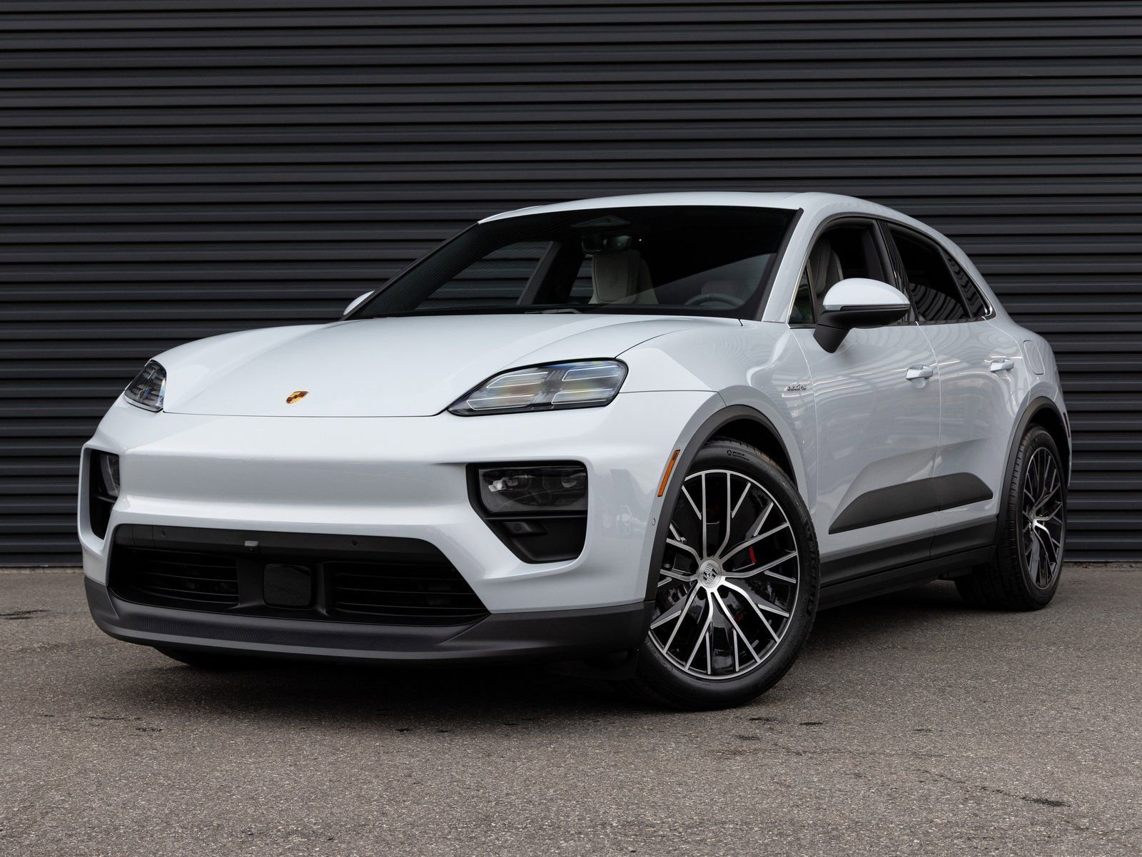 New 2025 Porsche Macan 4S Electric