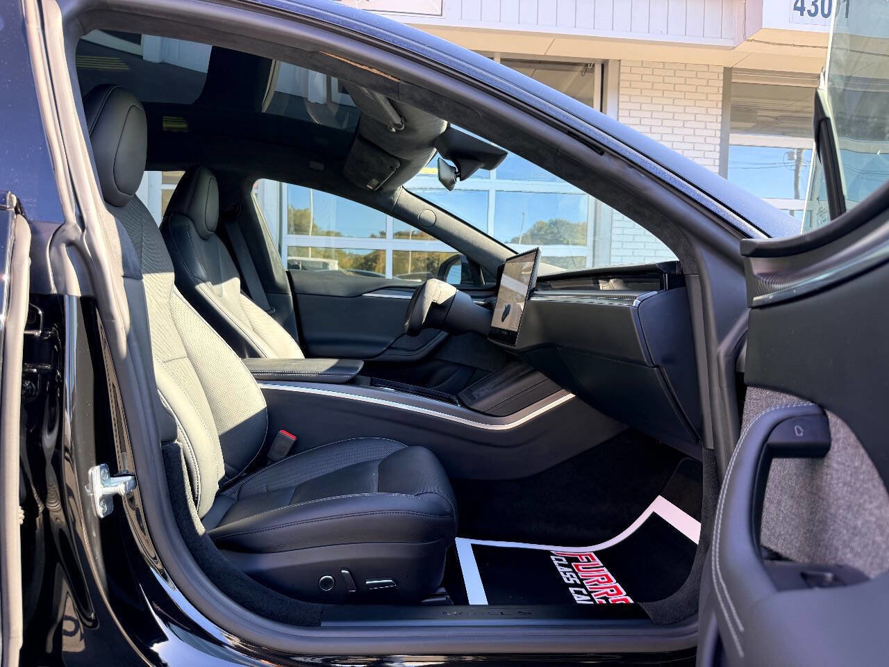 Used 2021 Tesla Model S Plaid image 35