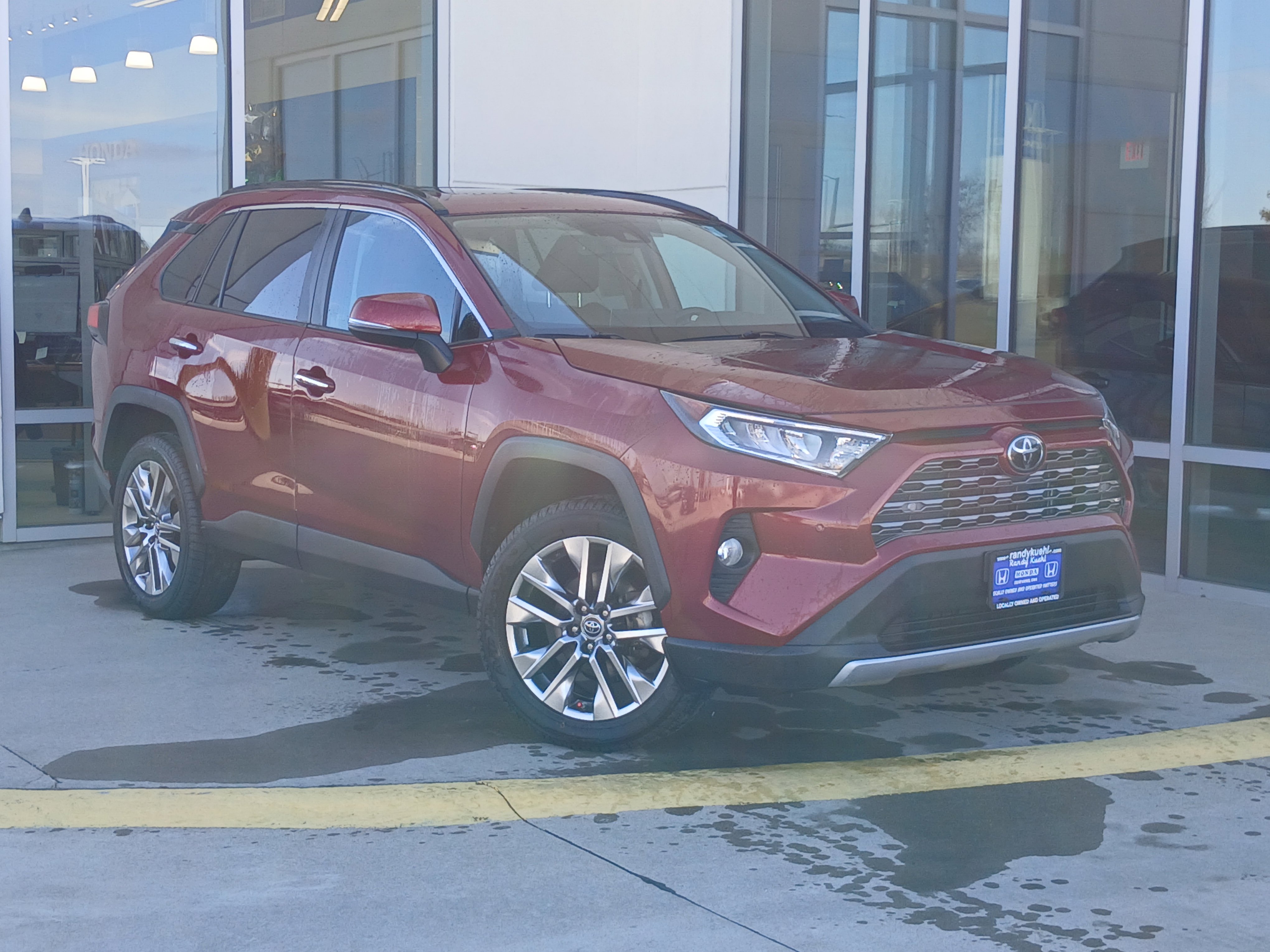 Used 2019 Toyota RAV4 Limited w/ Cold Weather Package AWD/4WD video 2