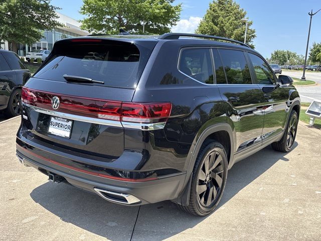 Used 2024 Volkswagen Atlas SE FWD image 3