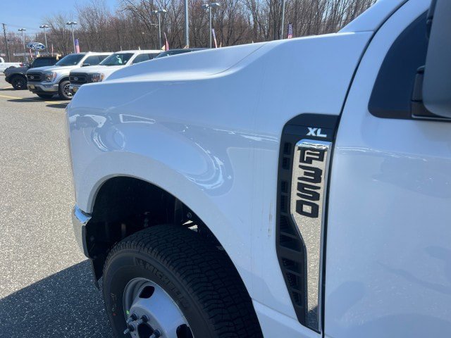 New 2026 Ford F350 XL w/ XL Chrome Package AWD/4WD image 23