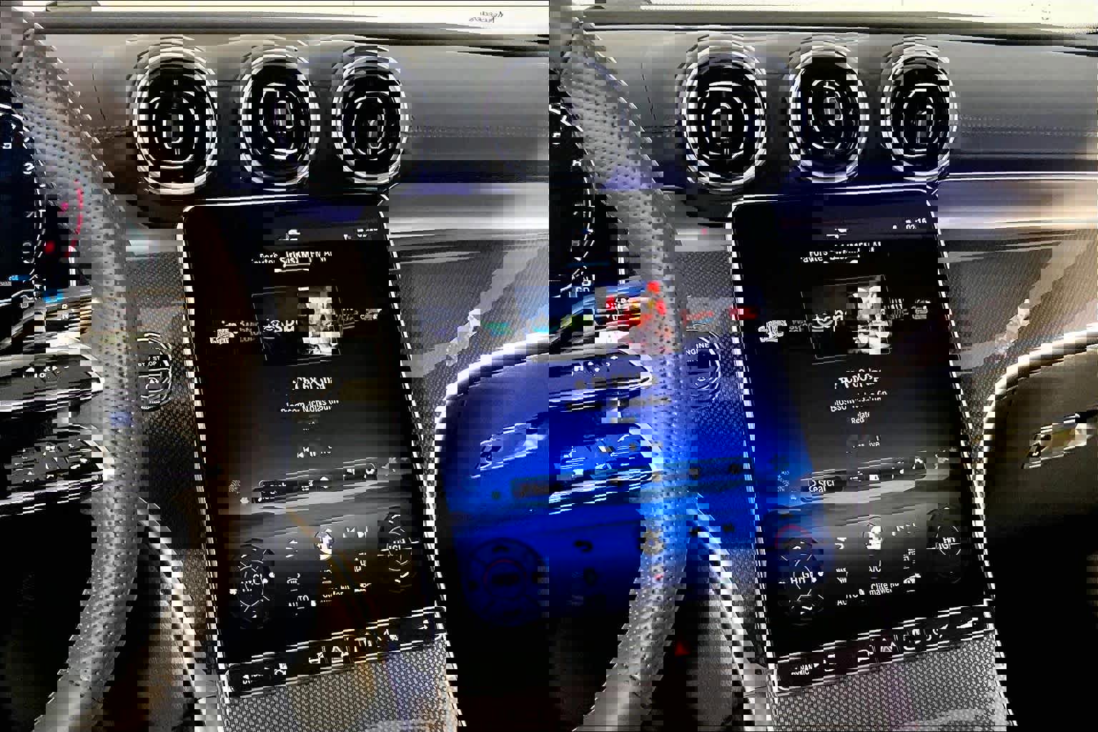 New 2026 Mercedes-Benz C 300 4MATIC Sedan image 8