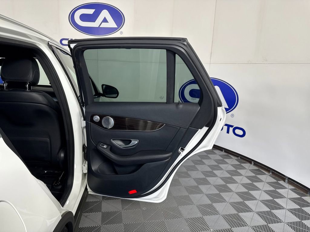 Used 2017 Mercedes-Benz GLC 300 image 36
