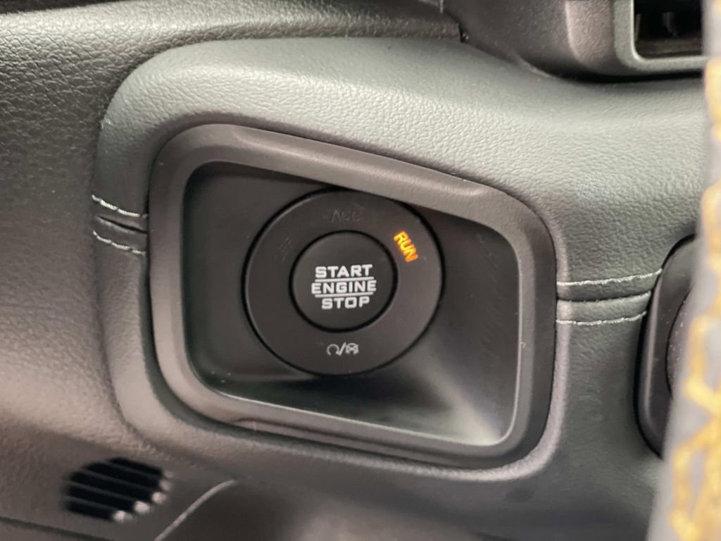 Used 2024 Jeep Wrangler Unlimited Sahara w/ Technology Group AWD/4WD image 19