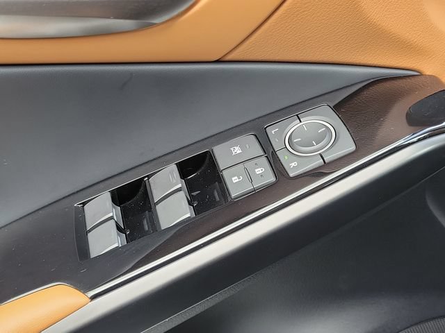 Used 2025 Lexus IS 350 F Sport w/ Accessory Package 2 RWD image 18
