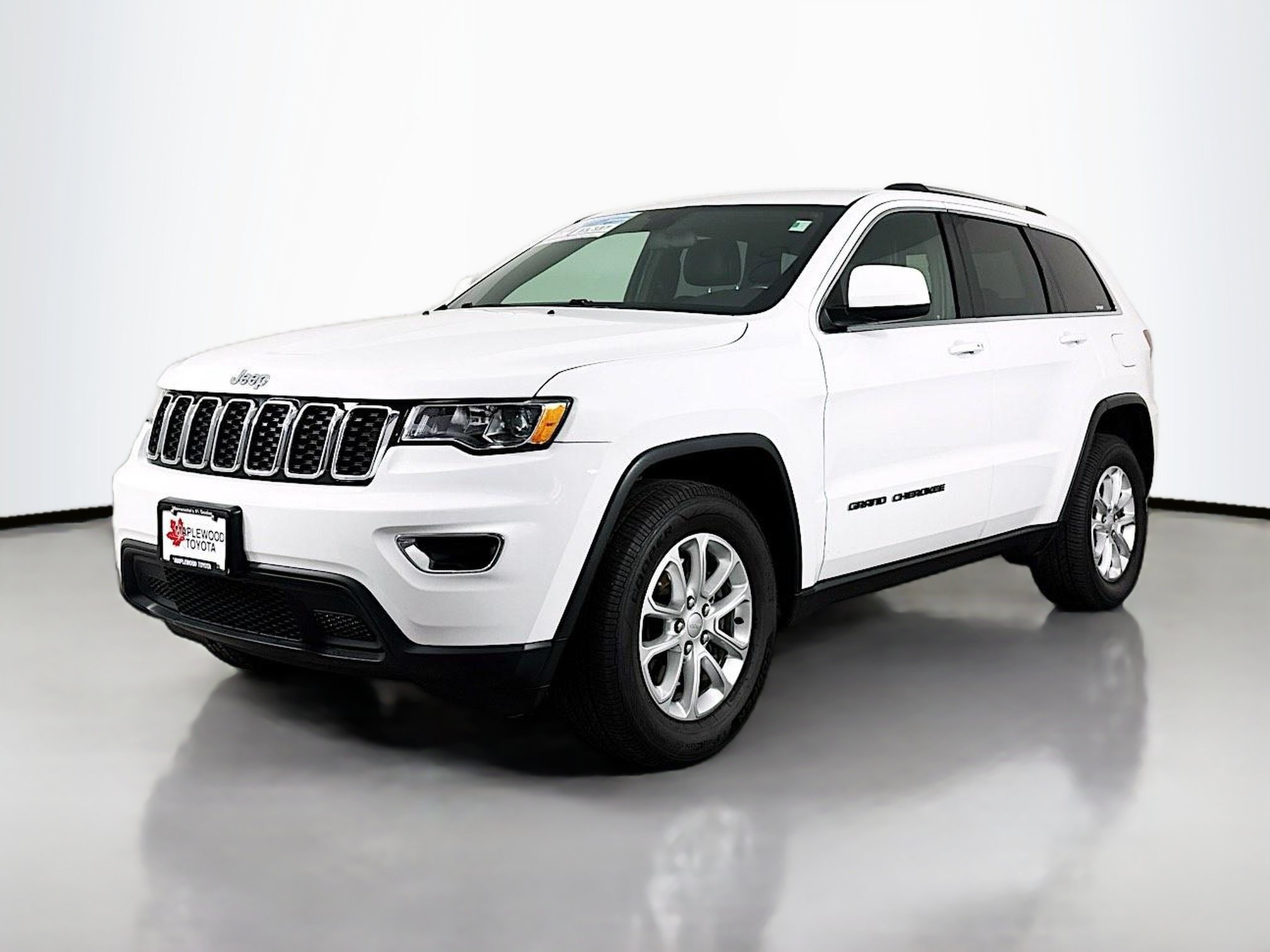 Used 2021 Jeep Grand Cherokee Laredo X AWD/4WD image 3