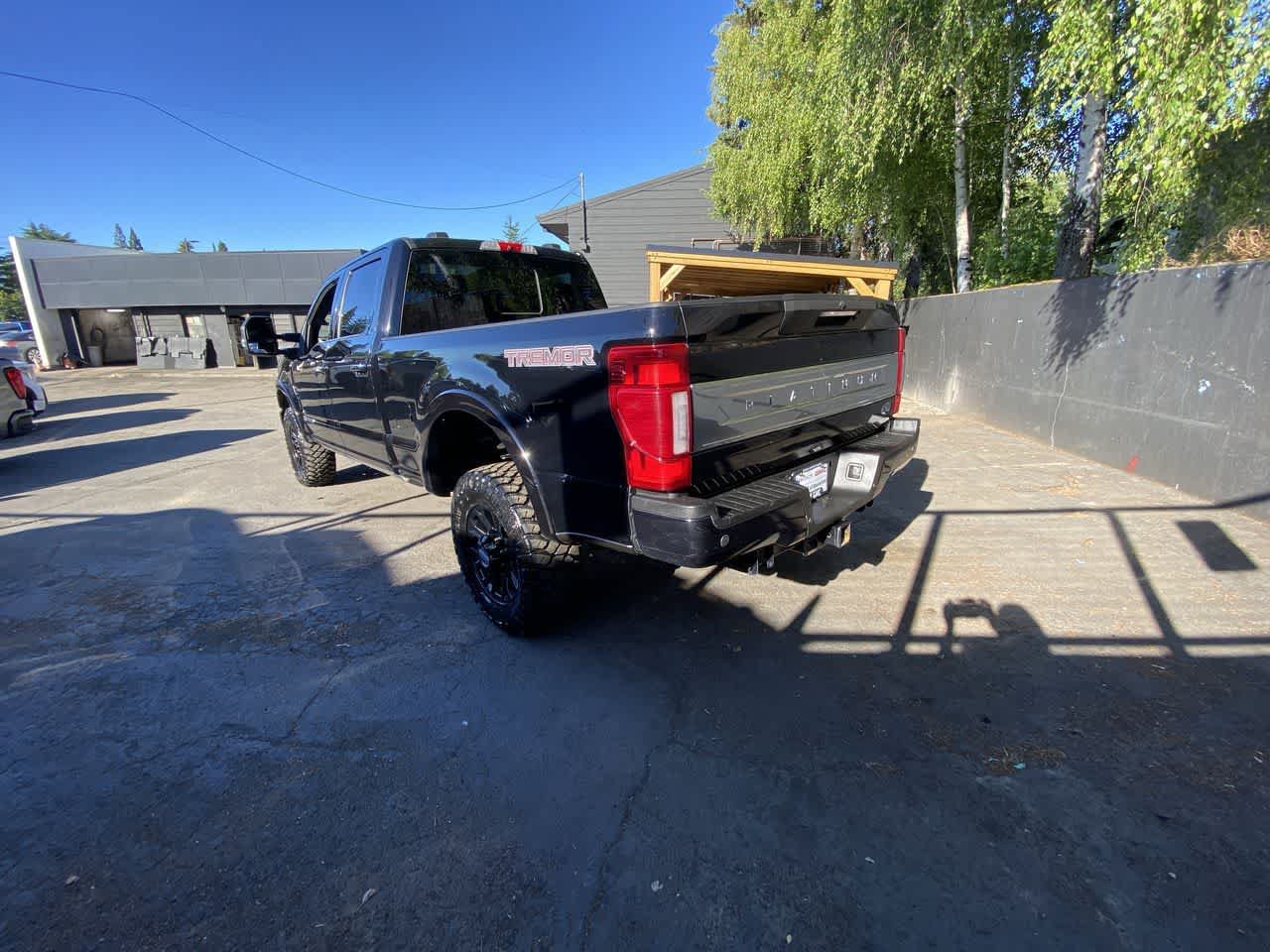 Used 2022 Ford F250 Platinum w/ Tremor Off-Road Package AWD/4WD image 4