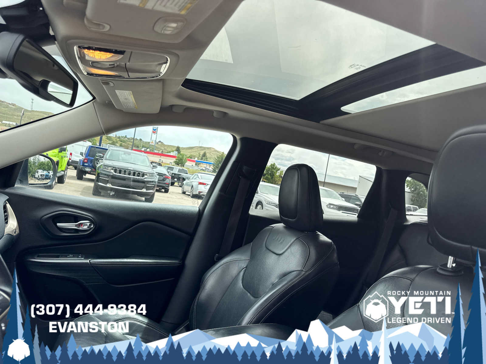 Used 2015 Jeep Cherokee Limited w/ Luxury Group AWD/4WD image 25