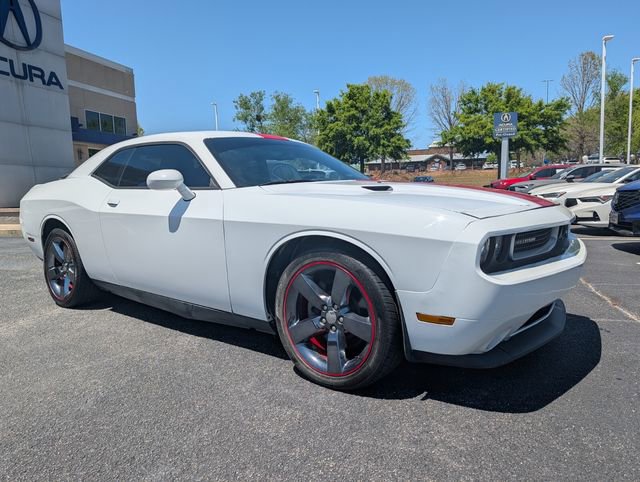 Used 2014 Dodge Challenger SXT RWD image 5