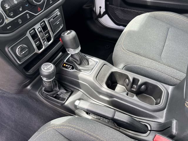 Used 2024 Jeep Wrangler Unlimited Sahara AWD/4WD image 31