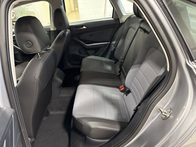 Certified 2025 Volkswagen Jetta SE FWD image 23