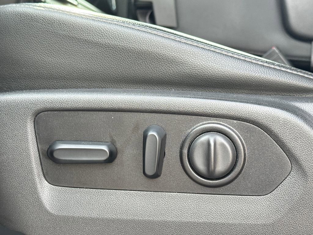 Used 2020 Chevrolet Silverado 1500 LT w/ All-Star Edition image 32