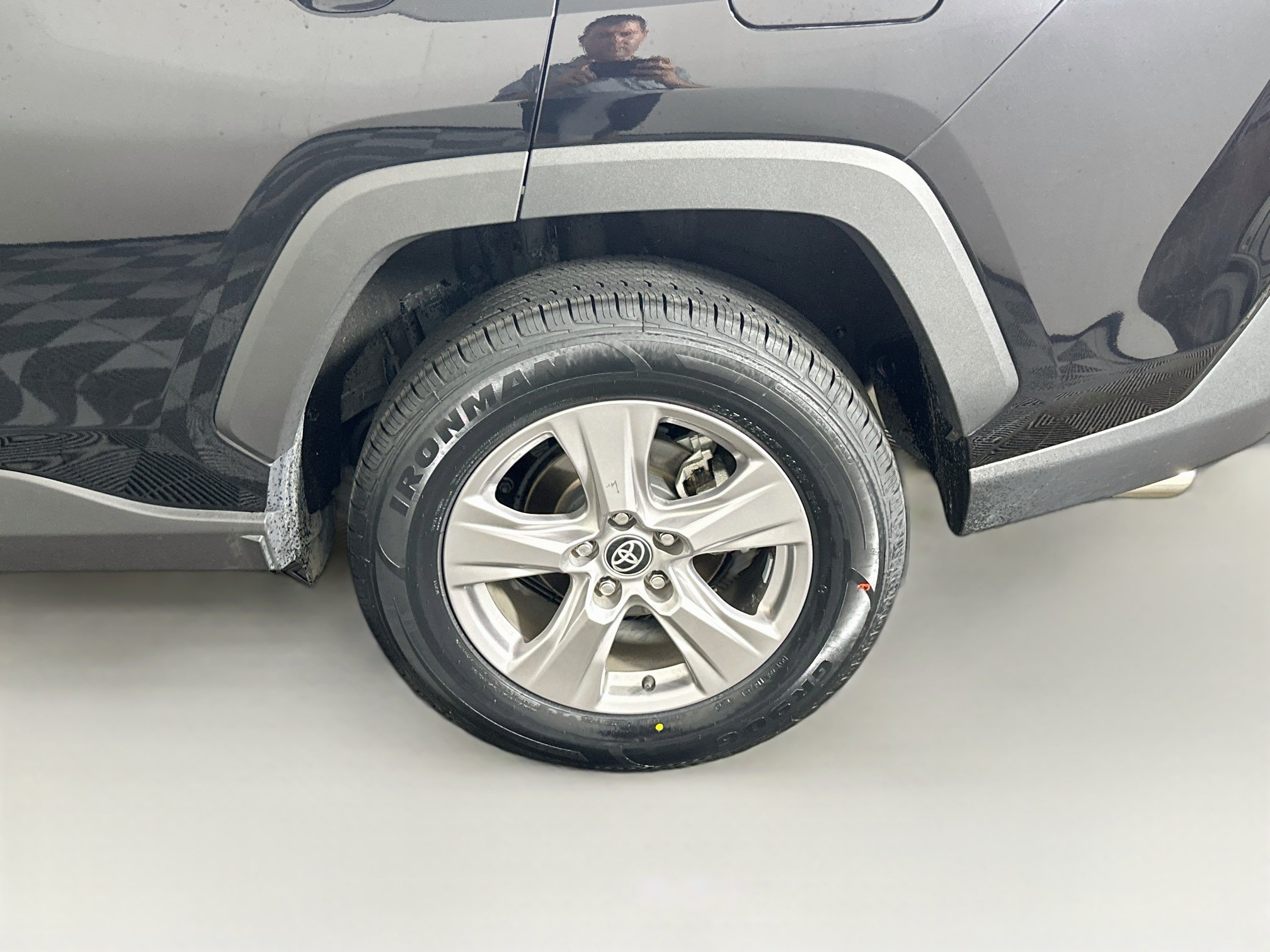 Used 2025 Toyota RAV4 XLE FWD image 11
