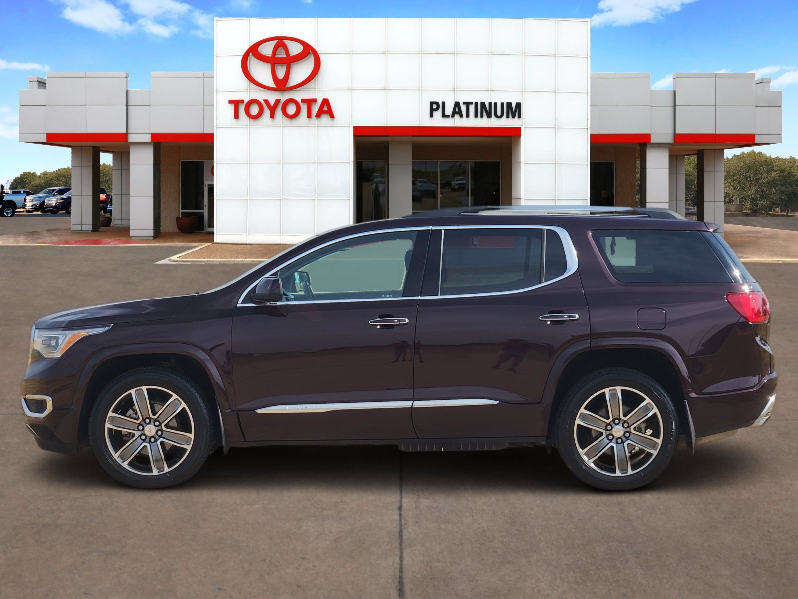 Used 2017 GMC Acadia Denali AWD/4WD image 3