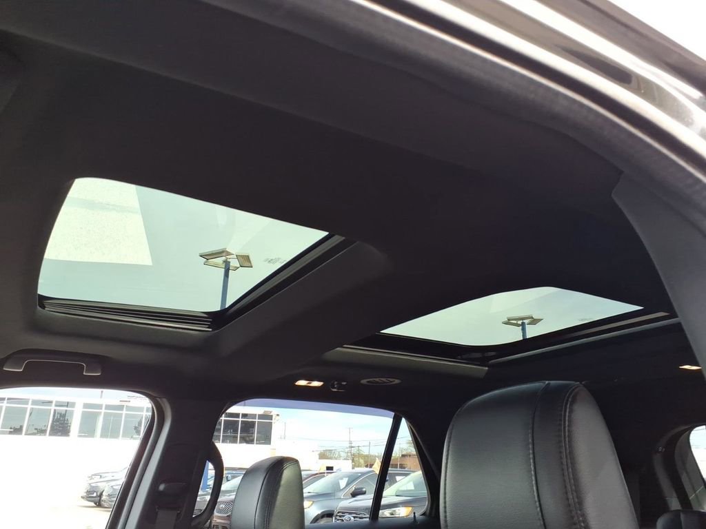 Certified 2019 Ford Explorer XLT w/ Equipment Group 202A image 17