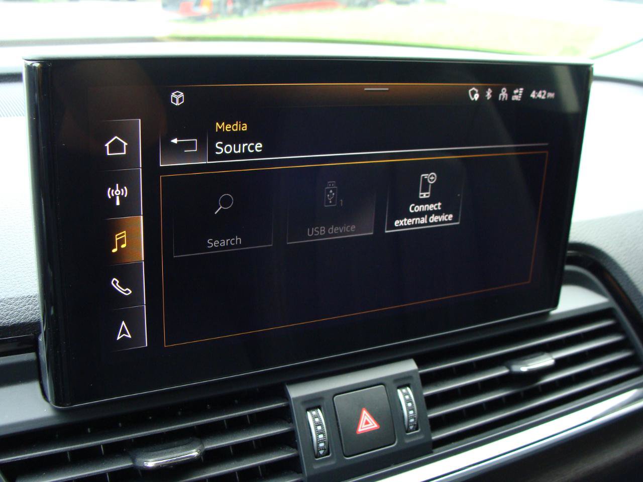 Used 2021 Audi Q5 e Premium Plus w/ Premium Plus Package AWD/4WD image 19