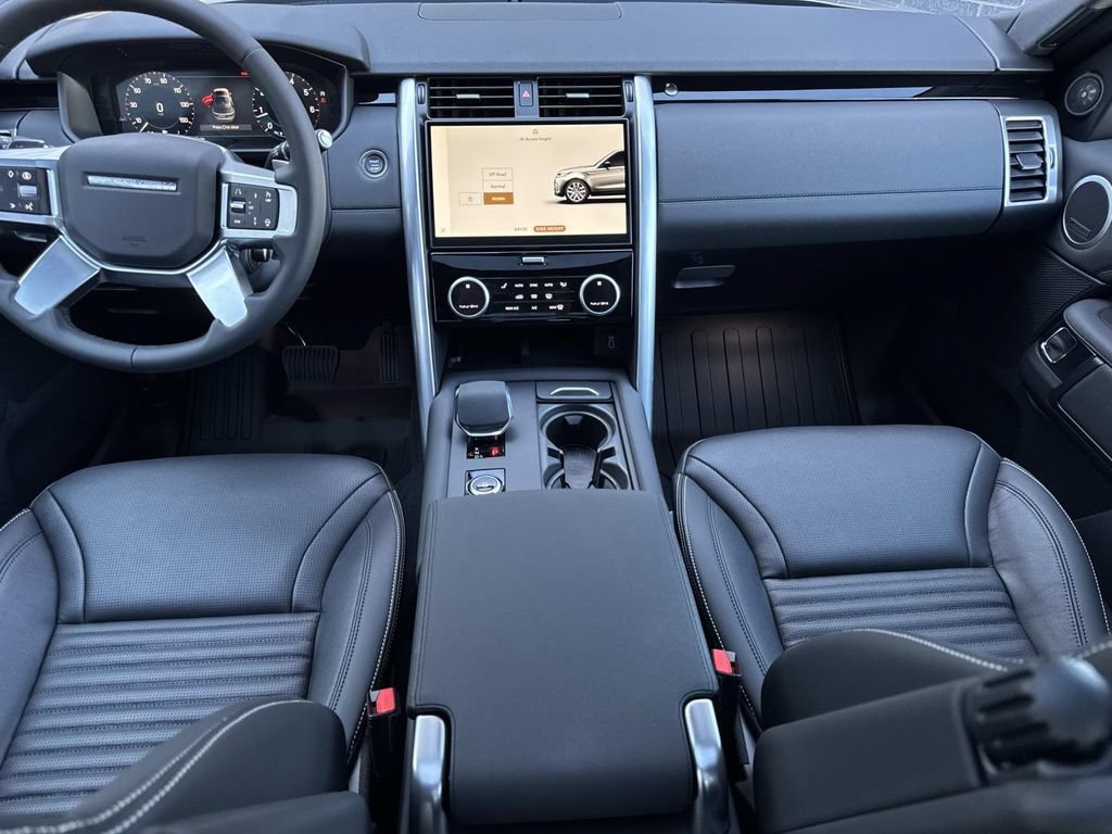 New 2026 Land Rover Discovery S AWD/4WD image 18