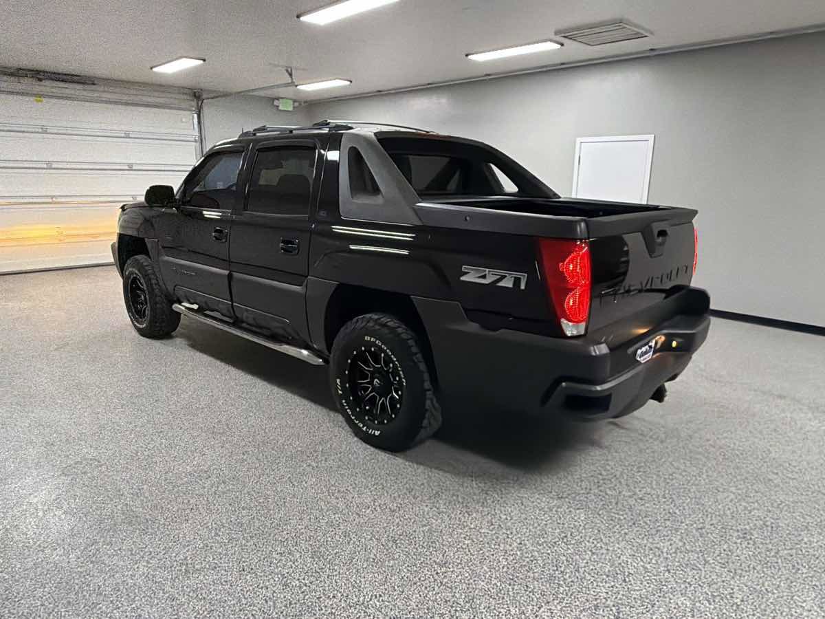 Used 2005 Chevrolet Avalanche Z71 w/ Sun And Sound Package image 5