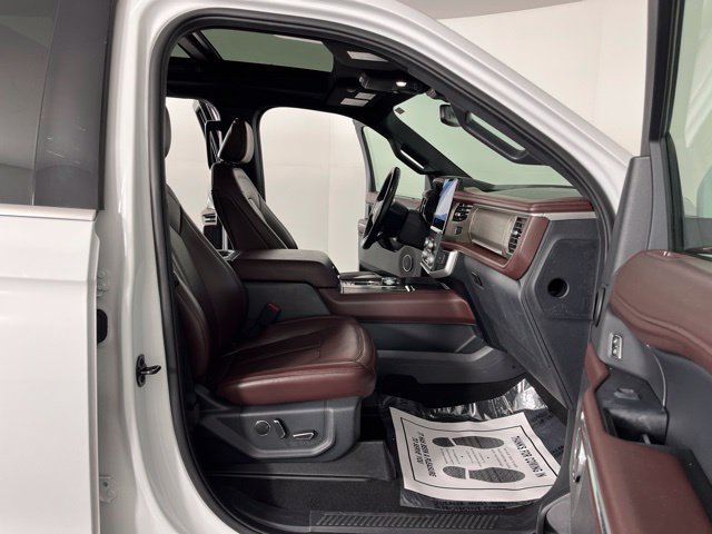 Used 2024 Ford Expedition Limited RWD image 42