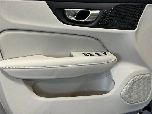 New 2024 Volvo S60 B5 Plus w/ Climate Package image 9