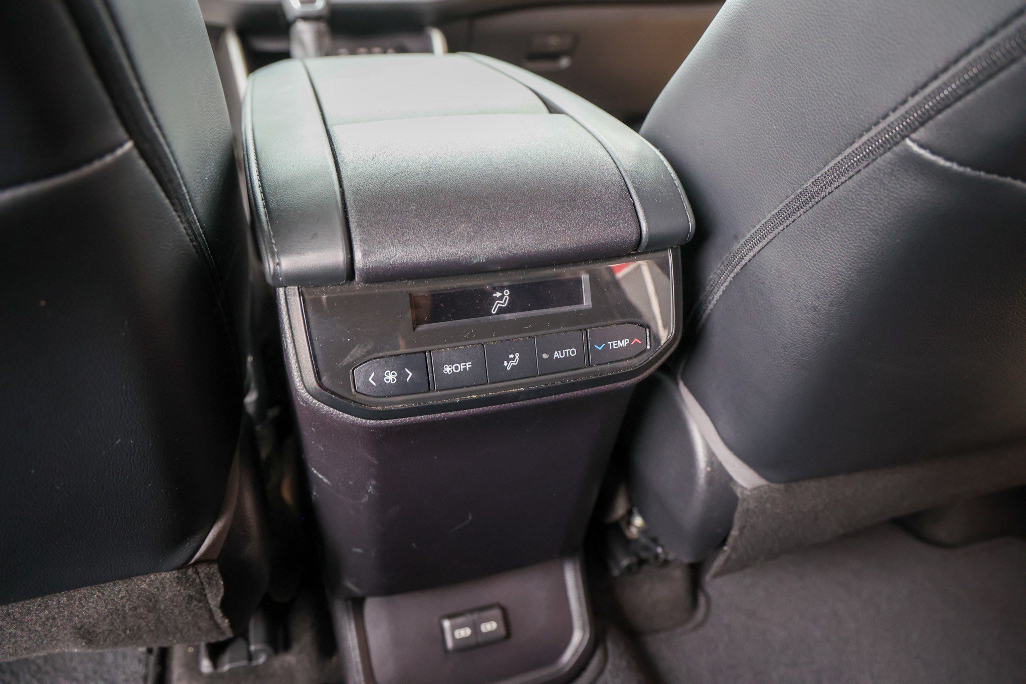 Used 2023 Toyota Highlander XLE FWD image 36