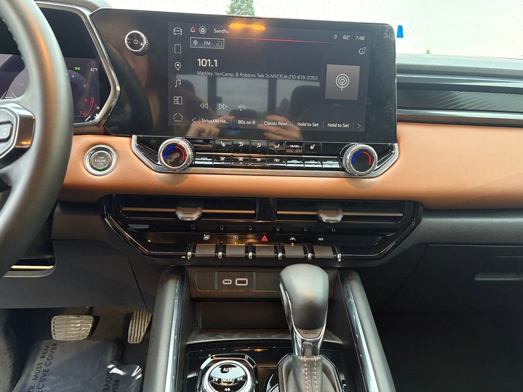 Used 2024 GMC Canyon AT4 image 19