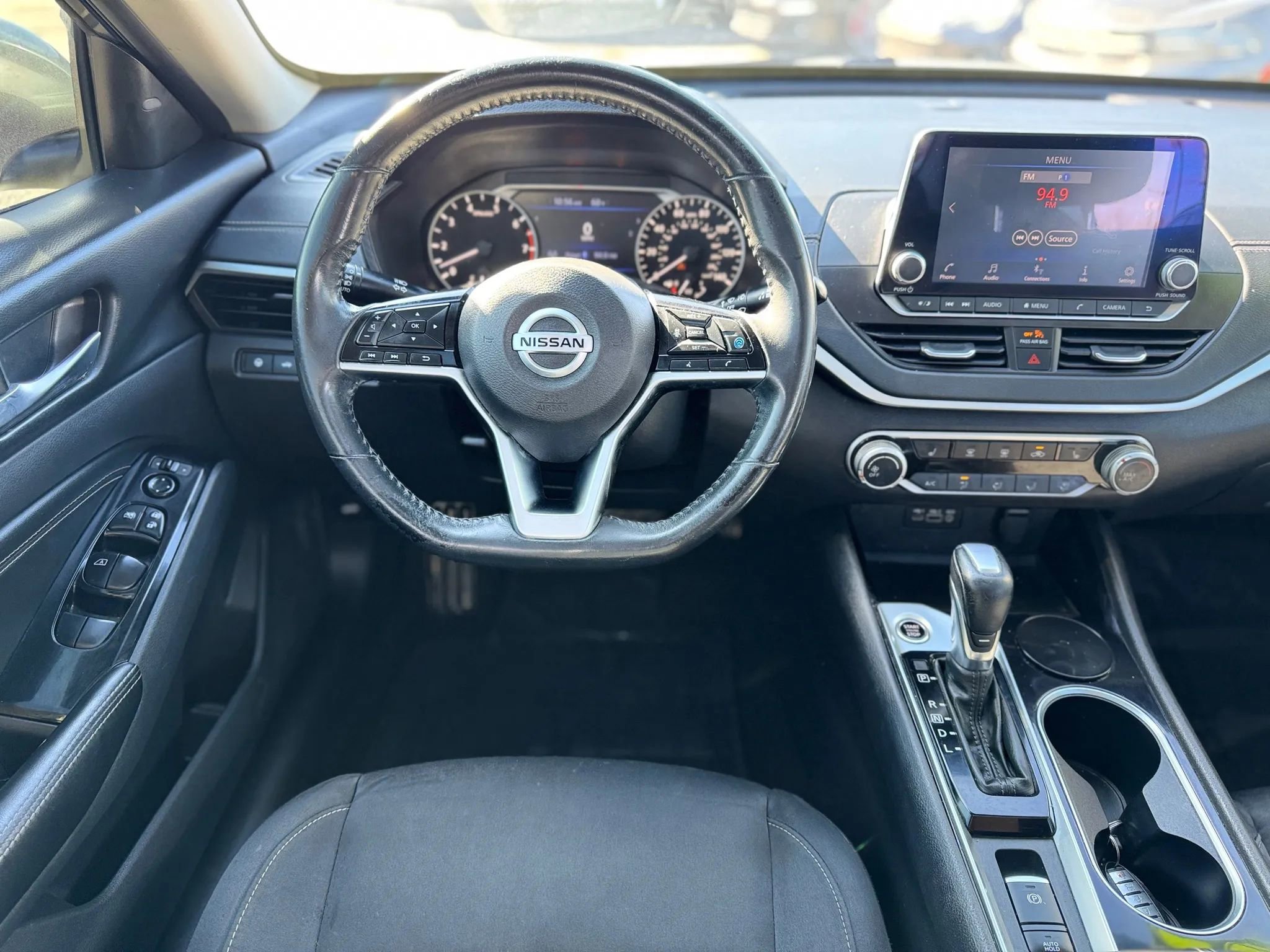 Used 2022 Nissan Altima 2.5 SV w/ SV Premium Package image 16