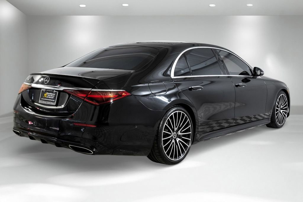 Used 2022 Mercedes-Benz S 580 4MATIC Sedan w/ AMG Line Package image 7