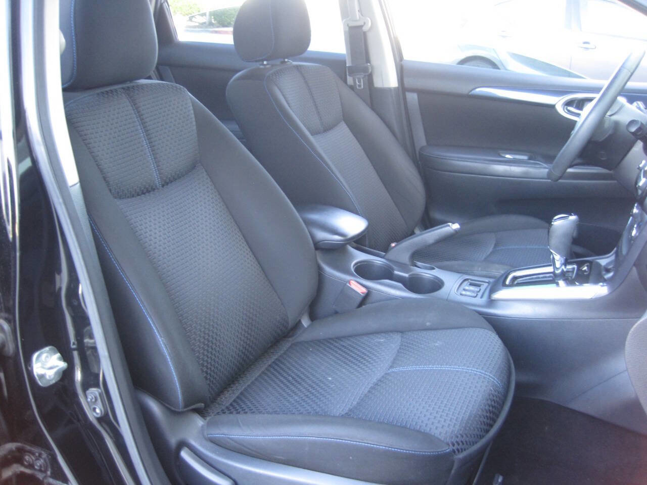 Used 2017 Nissan Sentra SR w/ SR Midnight Edition image 26