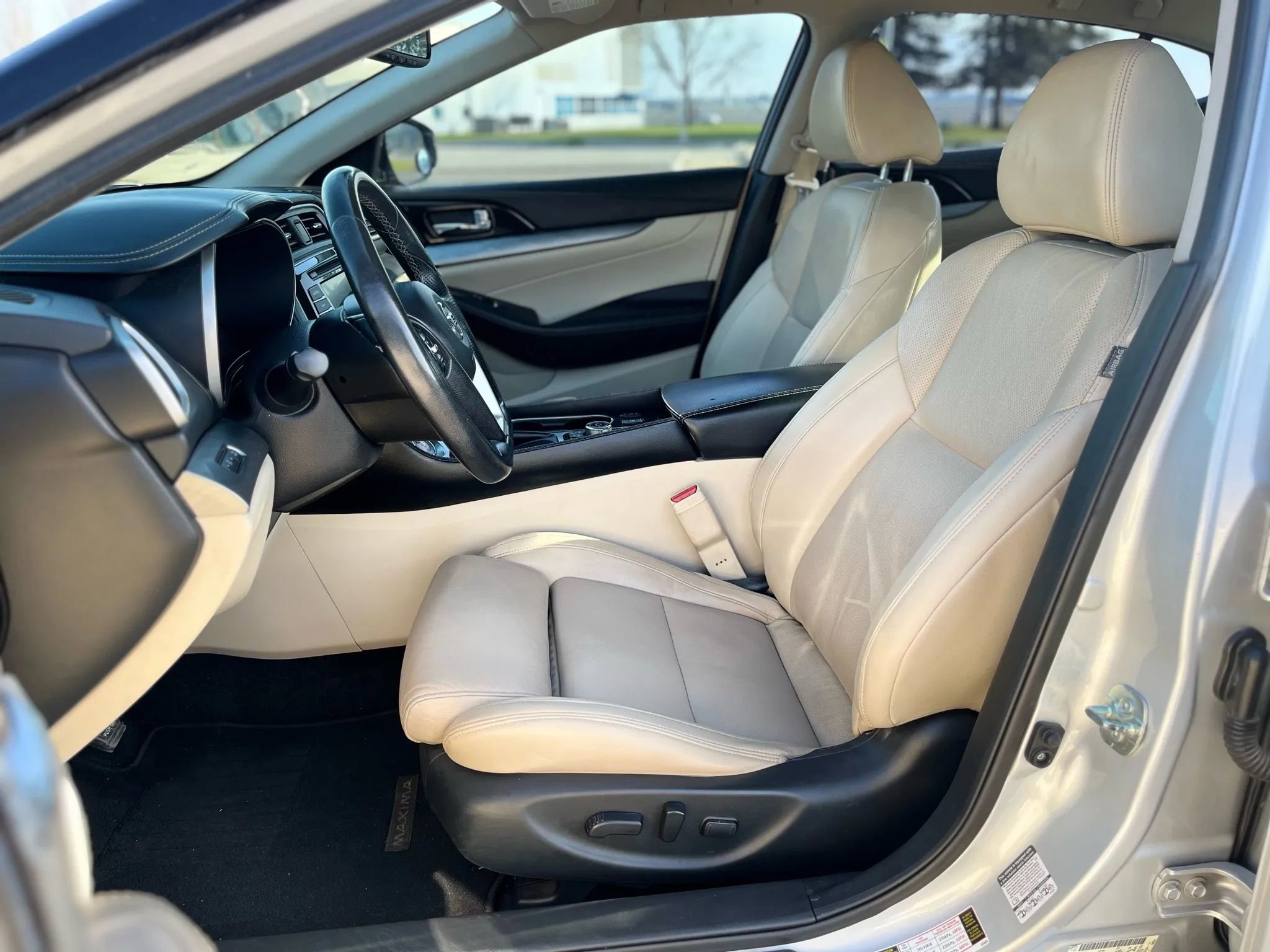 Used 2016 Nissan Maxima 3.5 SV image 10