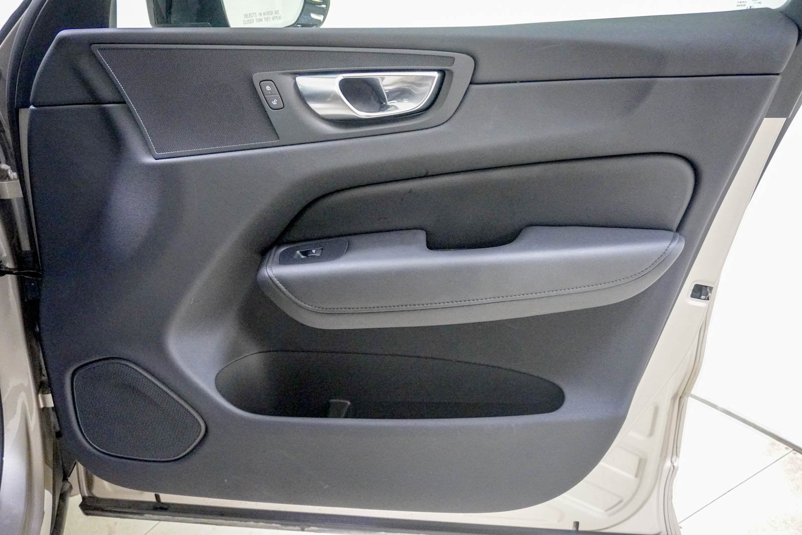 Used 2025 Volvo XC60 B5 Plus image 31