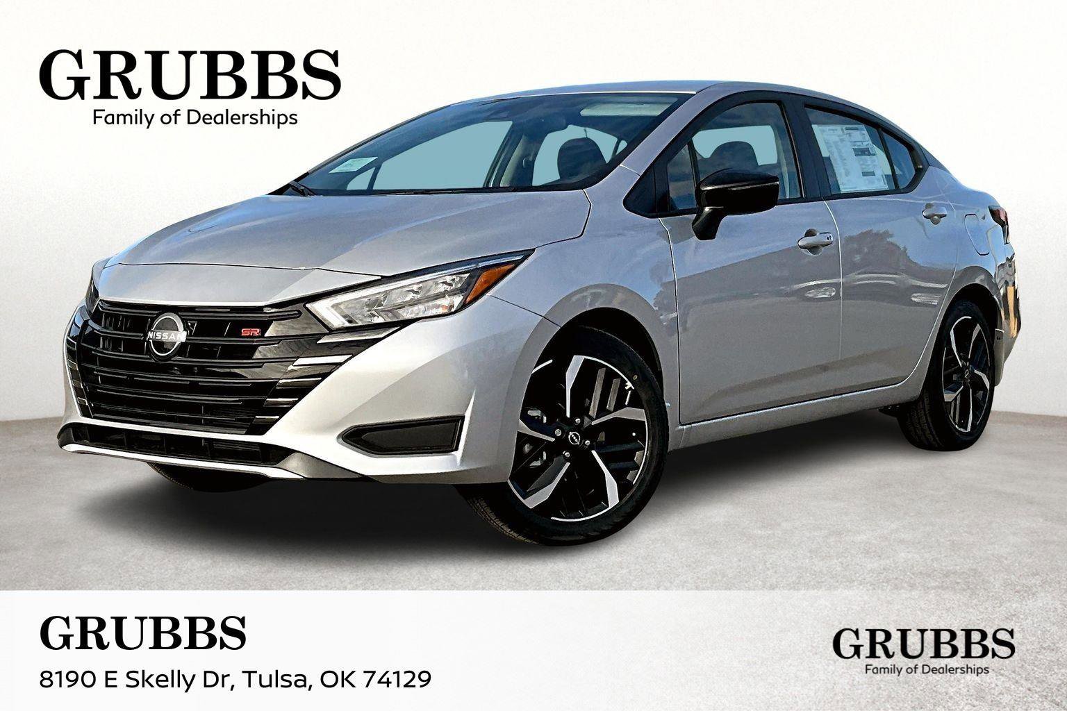 New 2025 Nissan Versa SR w/ Trunk Package
