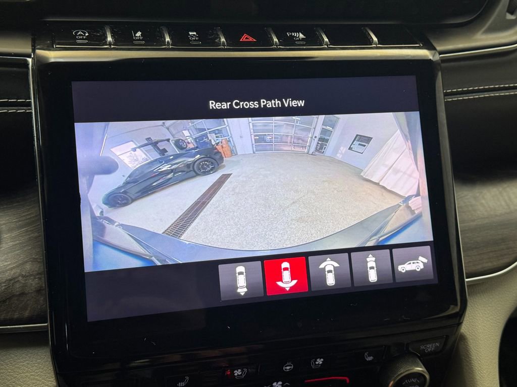 Used 2021 Jeep Grand Cherokee L Overland w/ Advanced Protech Group III image 17