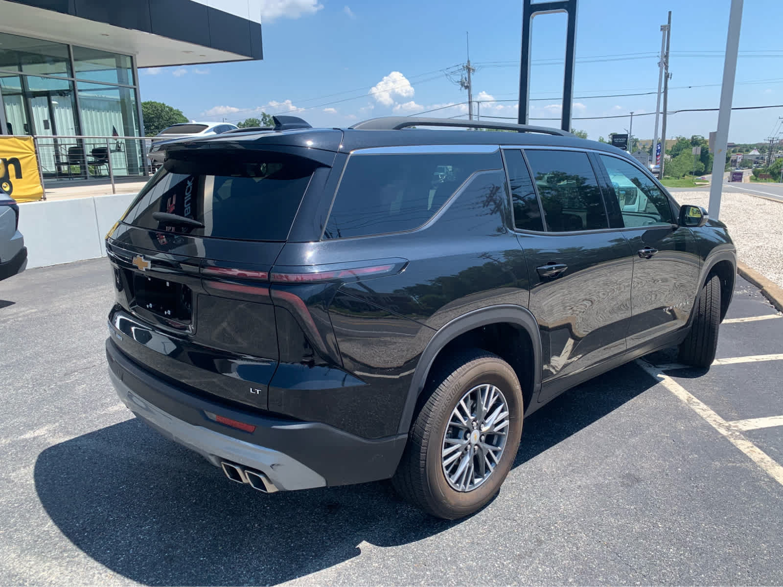 Used 2024 Chevrolet Traverse LT AWD/4WD image 7