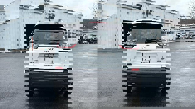 Used 2021 Jeep Cherokee Latitude Lux AWD/4WD image 4