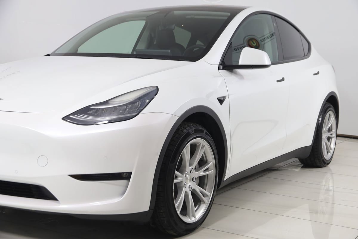 Used 2021 Tesla Model Y Long Range image 52