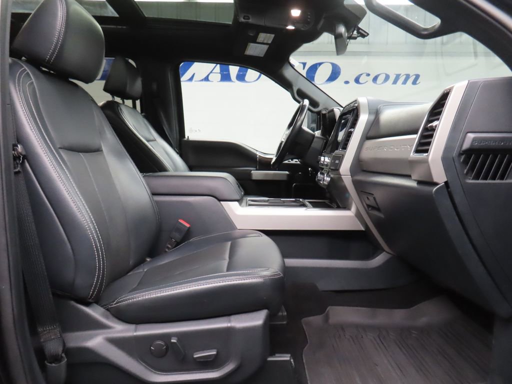 Used 2022 Ford F250 Lariat w/ Black Appearance Pkg AWD/4WD image 30
