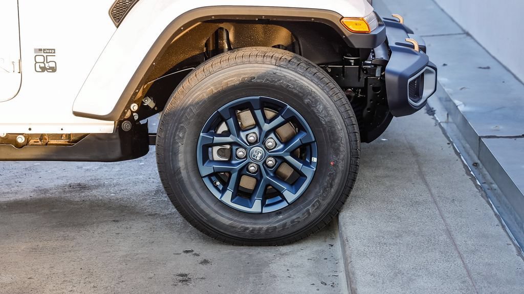 New 2026 Jeep Gladiator Sport AWD/4WD image 11