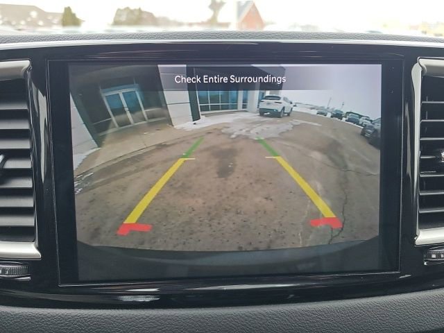 Used 2022 Chrysler Pacifica Touring-L image 21