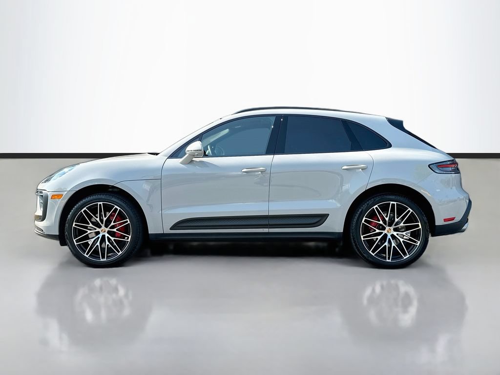 Certified 2024 Porsche Macan S AWD/4WD image 2
