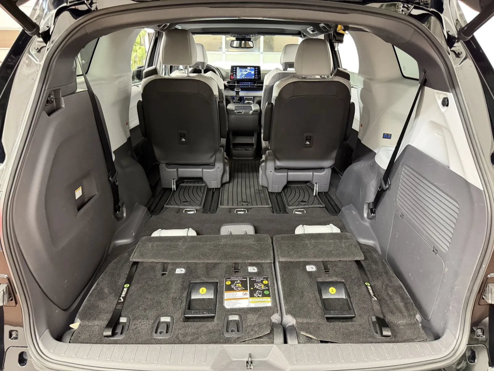 Used 2021 Toyota Sienna XSE AWD/4WD image 33