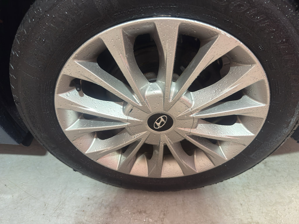 Used 2015 Hyundai Sonata Limited w/ Option Group 05 FWD image 33