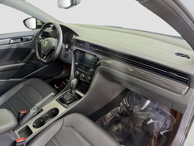 Used 2022 Volkswagen Passat 2.0T R-Line FWD image 31