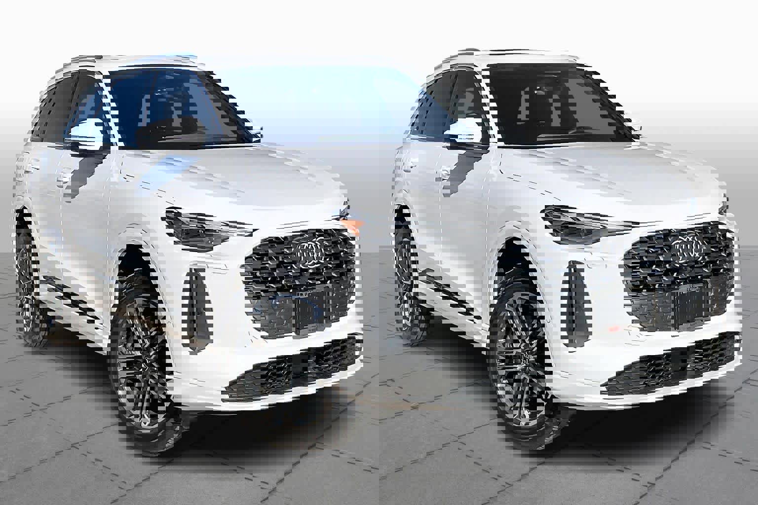 Used 2025 Audi Q5 Premium w/ Convenience Package image 2