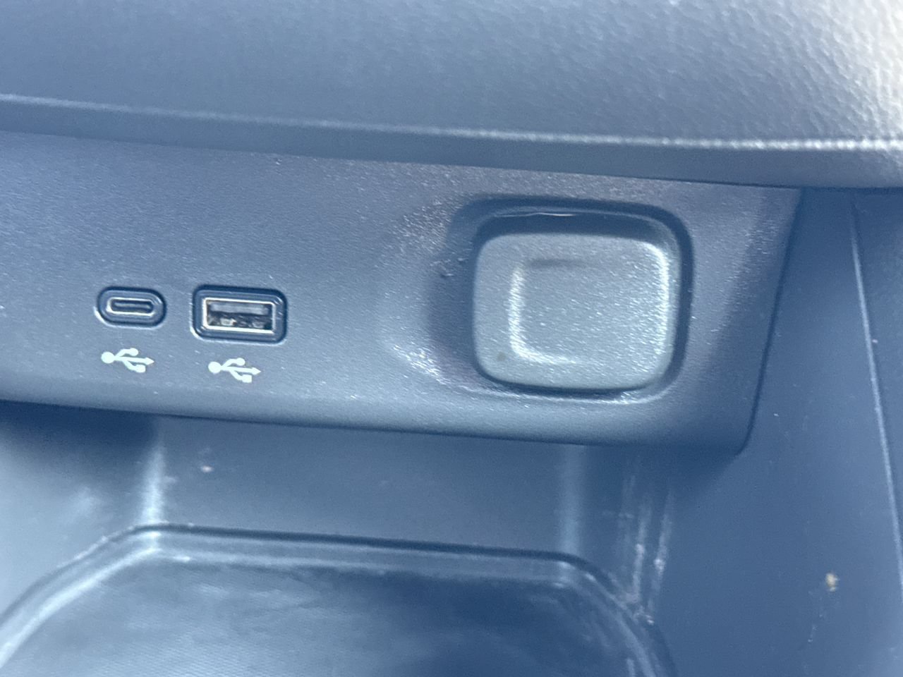 Used 2024 Buick Envista Sport Touring w/ Convenience I Package FWD image 19