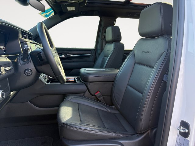 Used 2024 GMC Yukon Denali AWD/4WD image 9