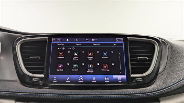 Used 2021 Chrysler Pacifica Touring-L image 28