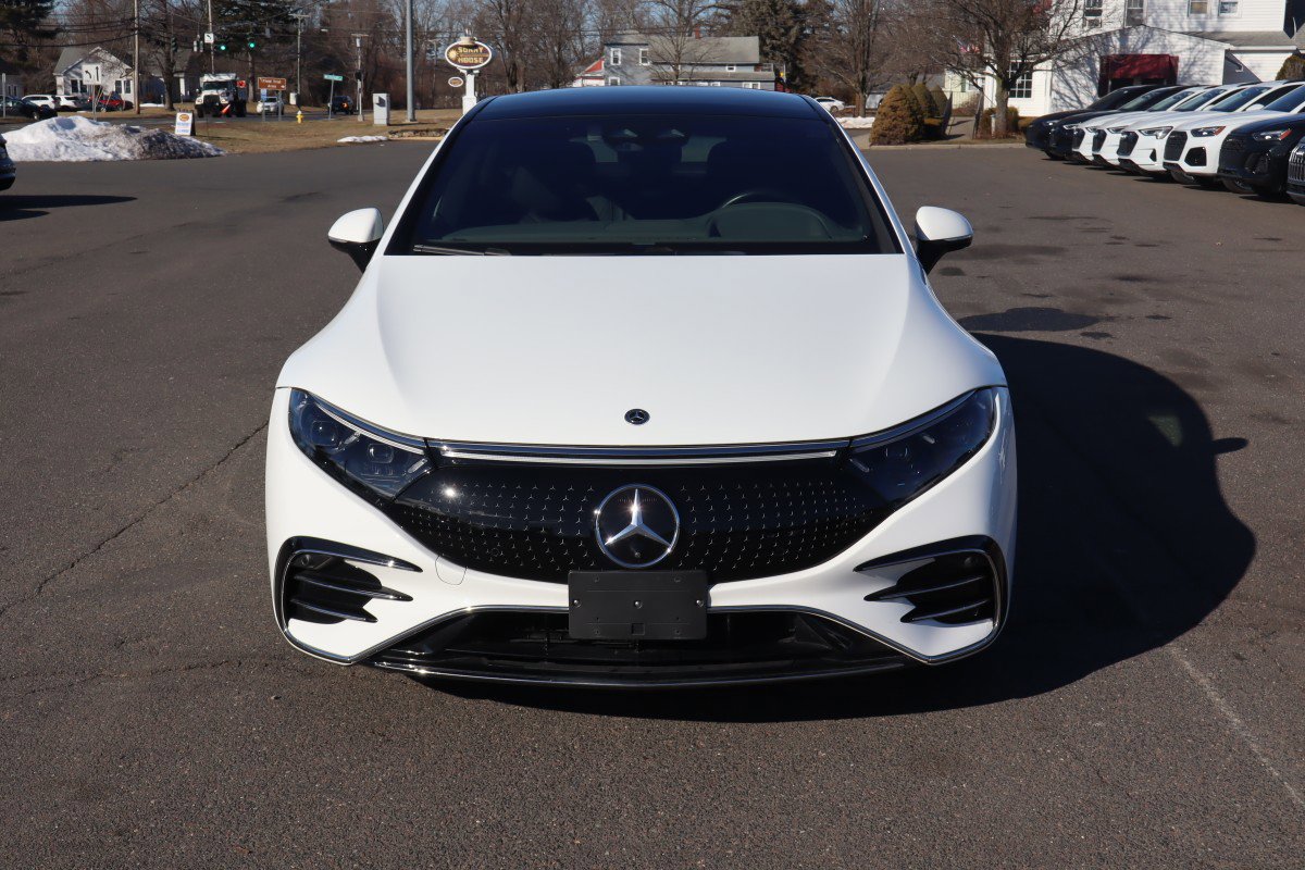Used 2024 Mercedes-Benz EQS 580 4MATIC Sedan image 2